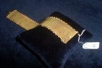 null Large bracelet ruban souple en or jaune. Poids: 83 g. Longueur: 18,8 cm