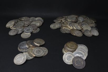 Lot de pièces en argent comprenant:
-50 Francs...