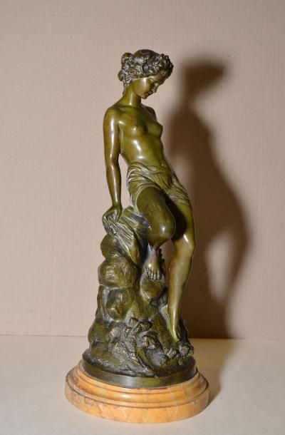 BUHOT LOUIS CHARLES PHILIPPE, 1815-1865 Baigneuse au rocher Bronze à patine vert...