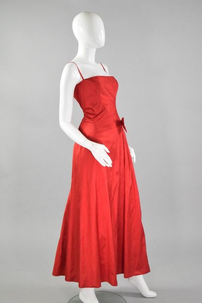 TARA JARMON 

Long dress in red wild silk...