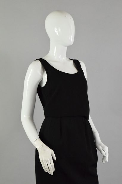 DKNY

Strapless top in black wool blend....