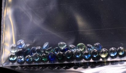 Mixture of thirty round sapphire cabochons...