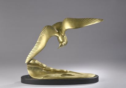 null ROCHARD Irénée, 1906-1984,
Mouette sur la vague,
bronze à patine dorée en deux...