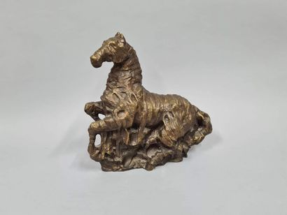 null GAMAL Meleaka (né en 1954)
Cheval cabré 
Bronze à patine brun clair nuancée,...