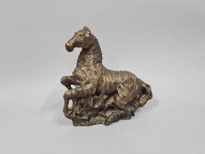 null GAMAL Meleaka (né en 1954)
Cheval cabré 
Bronze à patine brun clair nuancée,...