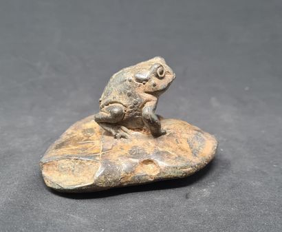 null CHENET Pierre (XXe siècle)
Crapaud sur un rocher
Bronze à patine brun roux nuancée,...