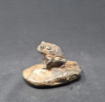 null CHENET Pierre (XXe siècle)
Crapaud sur un rocher
Bronze à patine brun roux nuancée,...