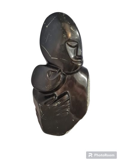 null NATHAN K (XX-XXI)
Maternité 
Sculpture en pierre noire polie, en bas : K. NATHAN,...