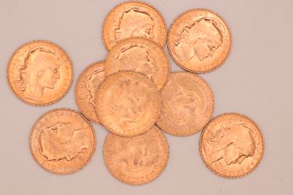 null Lot composed of 10 gold coins of 20 Fr au Coq (1914).
Weight : 64,50 g. 
Very...