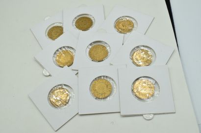 Lot de huit pièces en or de 20 Francs Napoléon...