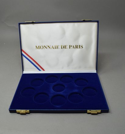 MONNAIE DE PARIS 
une pièce en or de 500...