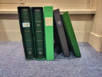 Une collection d'Irlande en cinq volumes....
