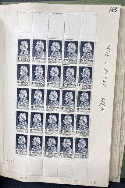 null 1 collection de timbres anciens et semi-moderne en 1 classeur planches en coins...
