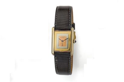 null CARTIER MUST About 1980
N° 6199360
Men's bracelet watch in vermeil (925), three-gold...