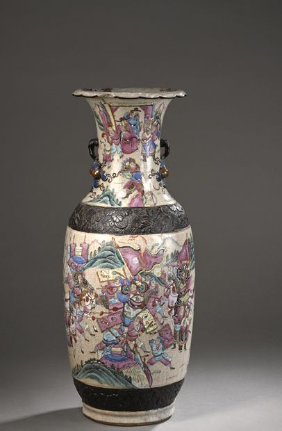 CHINE, Nankin - Début XXe siècle
Vase balustre...