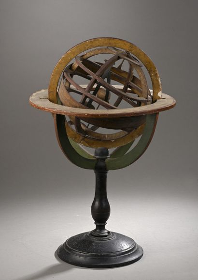 Sphère armillaire ptolémaïque en bois recouvert...