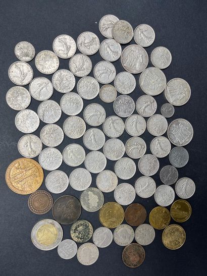 Lot de monnaie en argent et métaux commun...