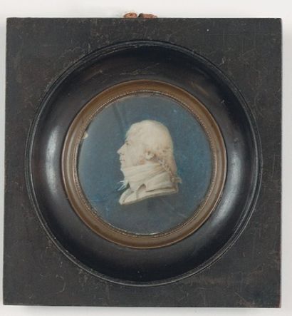 null Portrait d'un homme en camaïeux sur fond bleu. Miniature sur ivoire peint à...