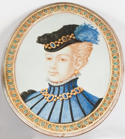 null PARIS? Plaque ovale, "Portrait de jeune femme en costume du XVIe siècle", vers...