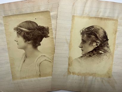null Auteur non - identifié
Portrait de deux jeunes femmes, actrices (?), c. 1880...
