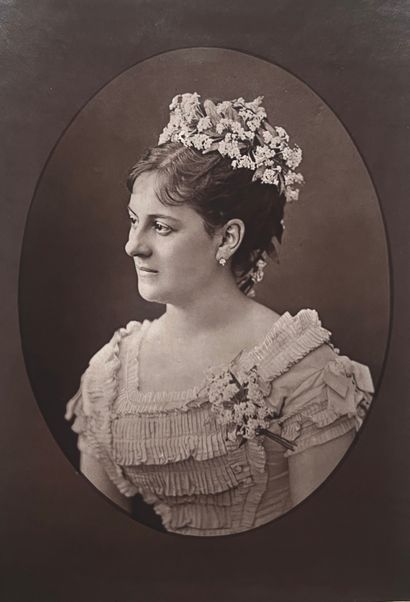 null Paris-Théâtre 
Marie-Thérèse Fechter, 1877
Photoglyptie, contrecollée sur feuille,...