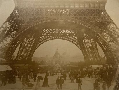 Exposition Universelle de 1900
La foule au...