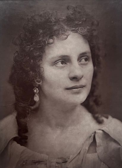 null Paris-Théâtre 
Jane Essler, 1877
Photoglyptie, contrecollé sur feuille, crédit...