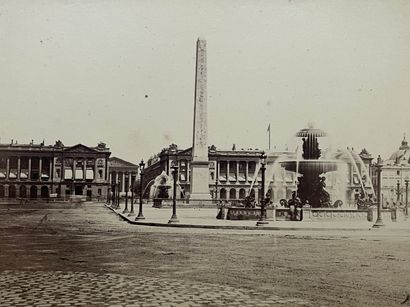 null A . MANSUY (XIX°) 
Place de la Concorde, Paris, c. 1870
Tirage albuminé, monté...