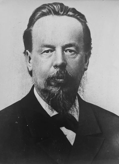 null Alexandre Popov
Physicien et ingénieur russe, c. 1900
Tirage argentique, cachet...