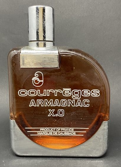 1 flacon de 70 cl d'armagnac X.O. Courrèges...