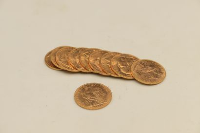 Lot composé de 10 pièces en or de 20 Fr au...