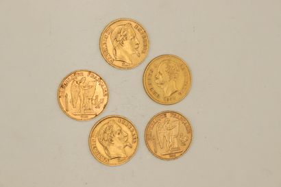 Lot de cinq pièces en or comprenant : 
-...