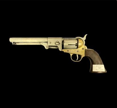 null Revolver Colt cal 36, fabrication contemporaine UBERTI, présenté dans son coffret...