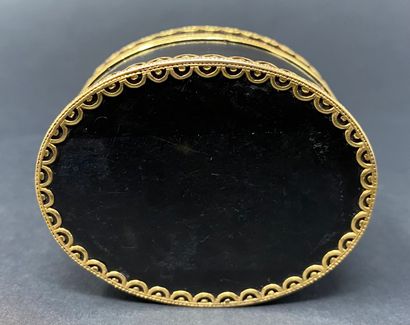 null Small box in blackened wood and 18k gold setting
Paris 1761-1762
Incomplete...