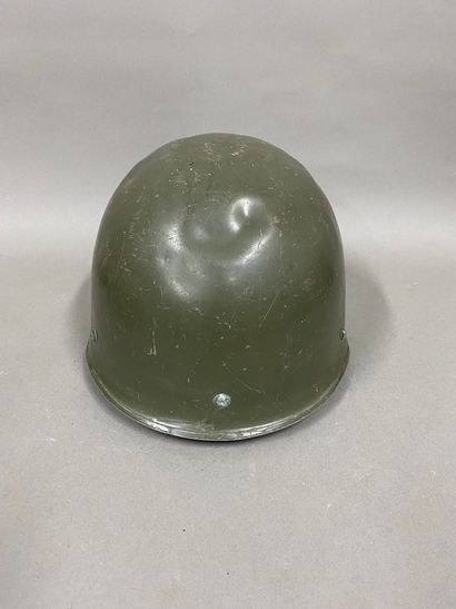 null Set of 8 helmets including : 

- Troop helmet, model 1915. 
With cockade and...
