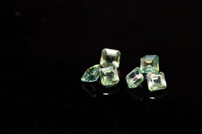 Mixture of six square cut green sapphires...