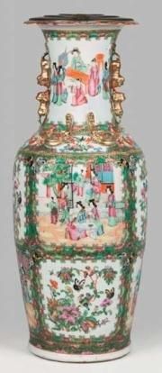 null Important vase en porcelaine de Canton, à décor, en émaux de la famille rose,...