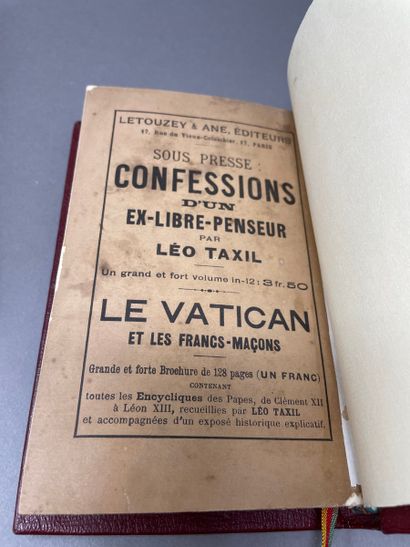 null Lot de deux ouvrages:
- Léo Taxil "la Franc-Maçonnerie dévoilée et expliquée",...