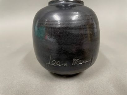 null MARAIS Jean (1913-1998) d'après
Petit vase balustre soliflore à col élargi en...