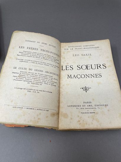 null Léo Taxil, trois ouvrages brochés: 
- "les Soeurs Maçonnes, la Franc-Maçonnerie...