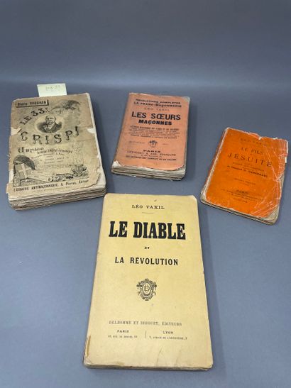 Léo Taxil, trois ouvrages brochés: 
- 