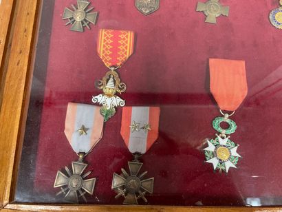 null Ensemble de décorations: Légion d'Honneur, croix de guerre, ordre du million...
