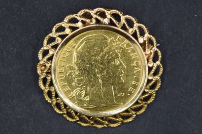 Pièce en or de 10 francs au Coq (1907), montée...