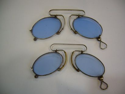 null paire de lorgons verres bleus monture acier h: 5,2cm; l: 8,2cm