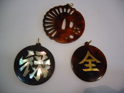 null 3 médailles circulaires en écaille, Japon -en forme de tsuba - idéogramme en...