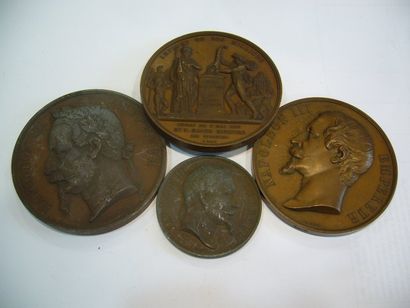 null 4 médailles à l'effigie de Napoléon III bronze à patine foncé - chemin de fer...