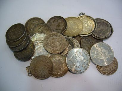 null lot de pièces d'argent: - 11 pièces de 5f, XIXème (2 montés en broche et en...