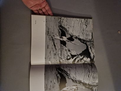 null Ensemble de quatre ouvrages photographiques divers : Lucien Clergue, Naissances...