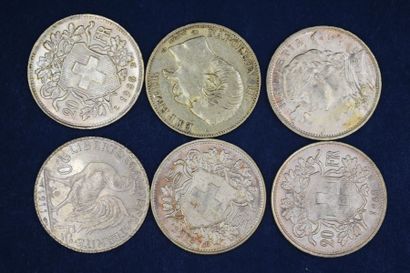 null Lot de six pièces de 20 Francs en or composé de :
- 4 X 20 Francs suisse Helvetia...