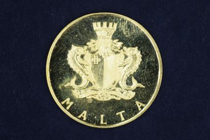 null Malte
Pièce commémorative en or (916/1000°) de 50 livres maltaises.
Avers :...